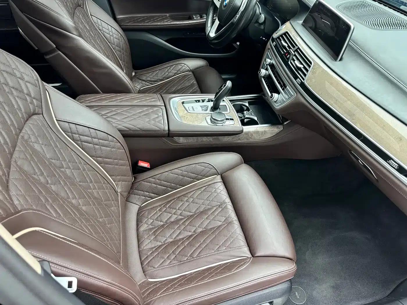 2019 BMW 7 Series 740Li Leading Luxury Package — миниатюра 16
