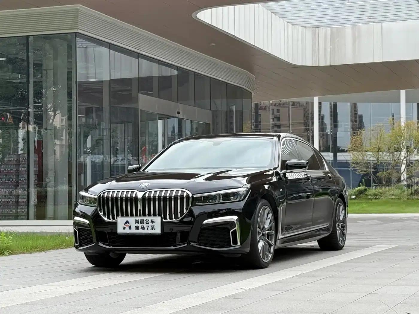 2018 BMW 7 Series 740Li Leading Edition M Sport Package — миниатюра 1