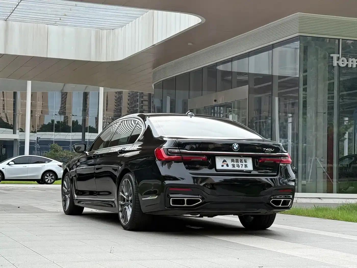 2018 BMW 7 Series 740Li Leading Edition M Sport Package — миниатюра 14