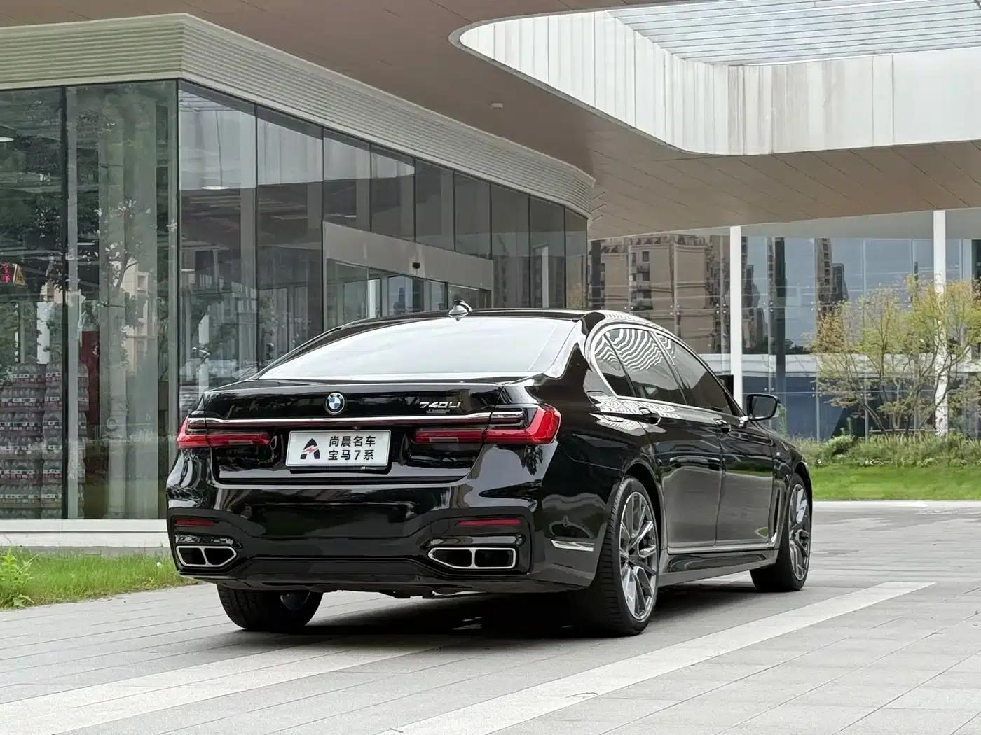 2018 BMW 7 Series 740Li Leading Edition M Sport Package — миниатюра 16