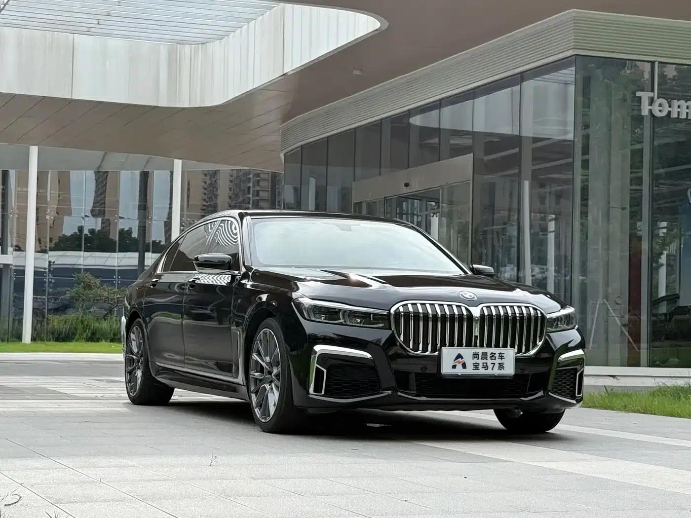 2018 BMW 7 Series 740Li Leading Edition M Sport Package — миниатюра 3