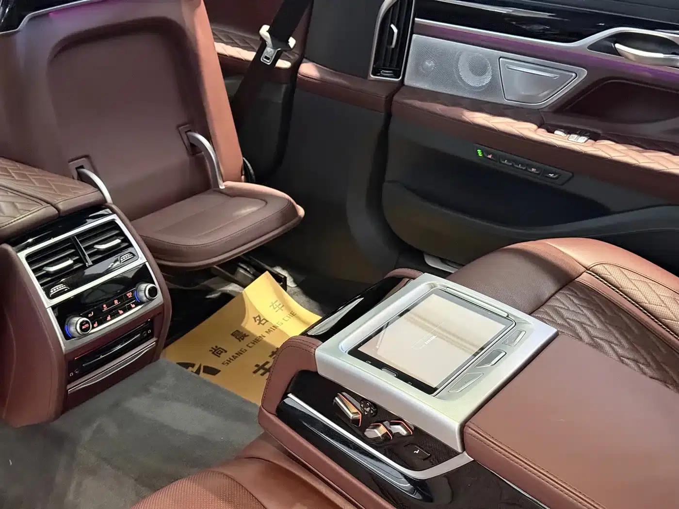 2019 BMW 7 Series 740Li xDrive Executive Luxury Package — миниатюра 11