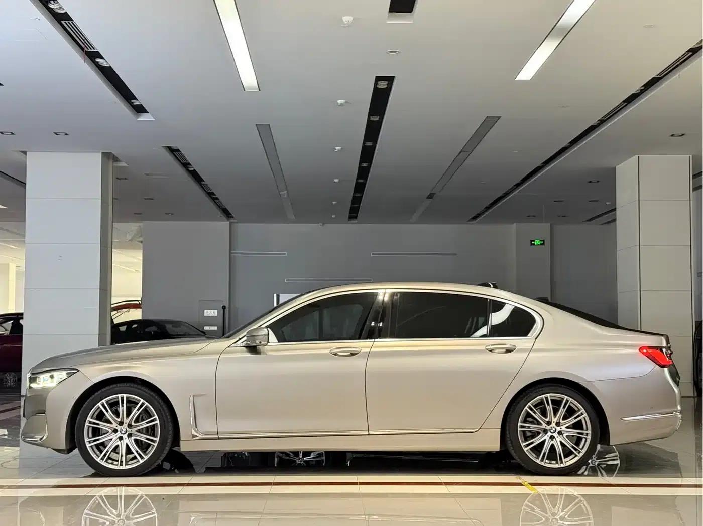 2019 BMW 7 Series 740Li xDrive Executive Luxury Package — миниатюра 17