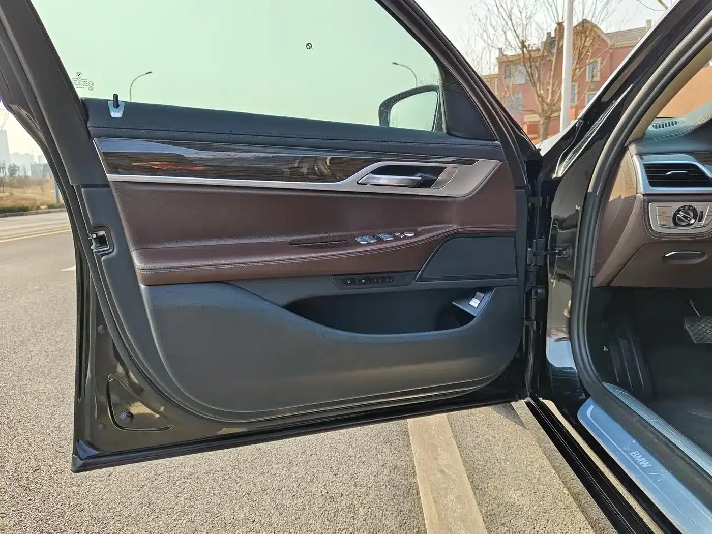 2018 BMW 7 Series 730Li Leading Excellence Package — миниатюра 21