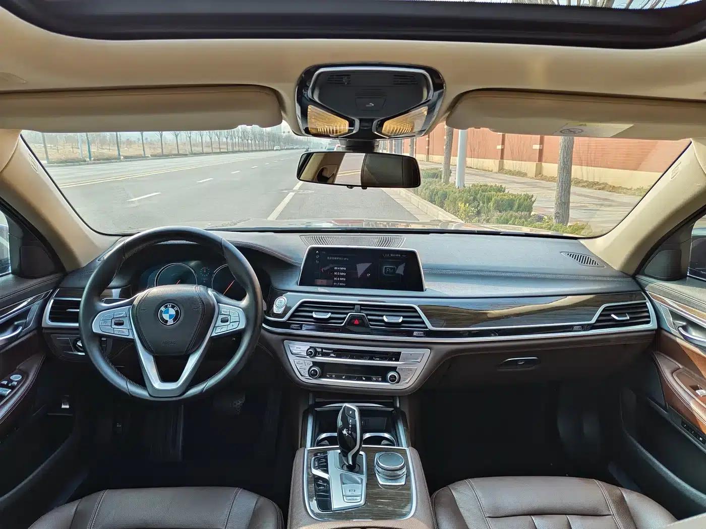 2018 BMW 7 Series 730Li Leading Excellence Package — миниатюра 22