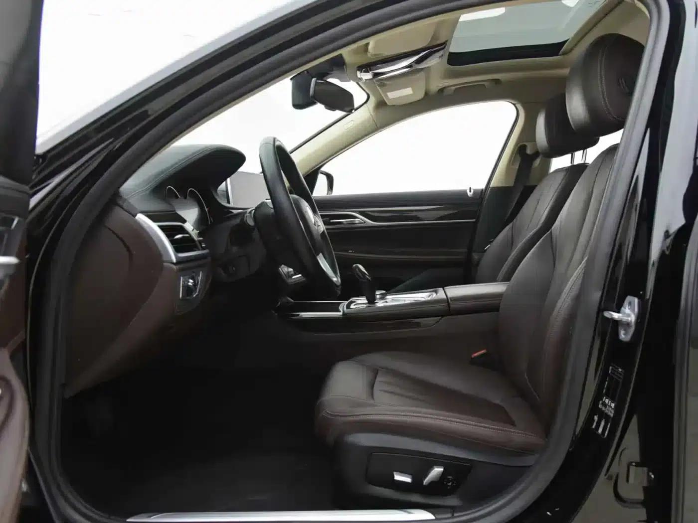 2018 BMW 7 Series 730Li Leading Excellence Package — миниатюра 8