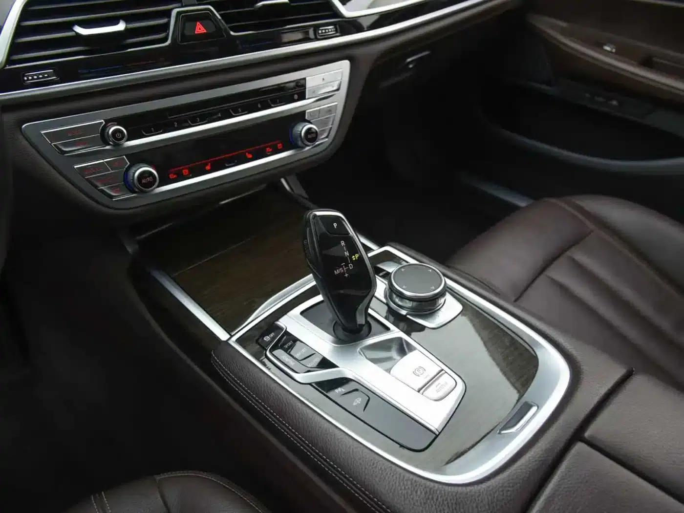2018 BMW 7 Series 730Li Leading Excellence Package — миниатюра 10