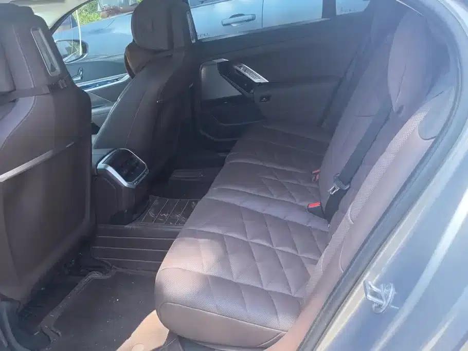 2023 BMW 7 Series 735Li M Sport Package — миниатюра 11