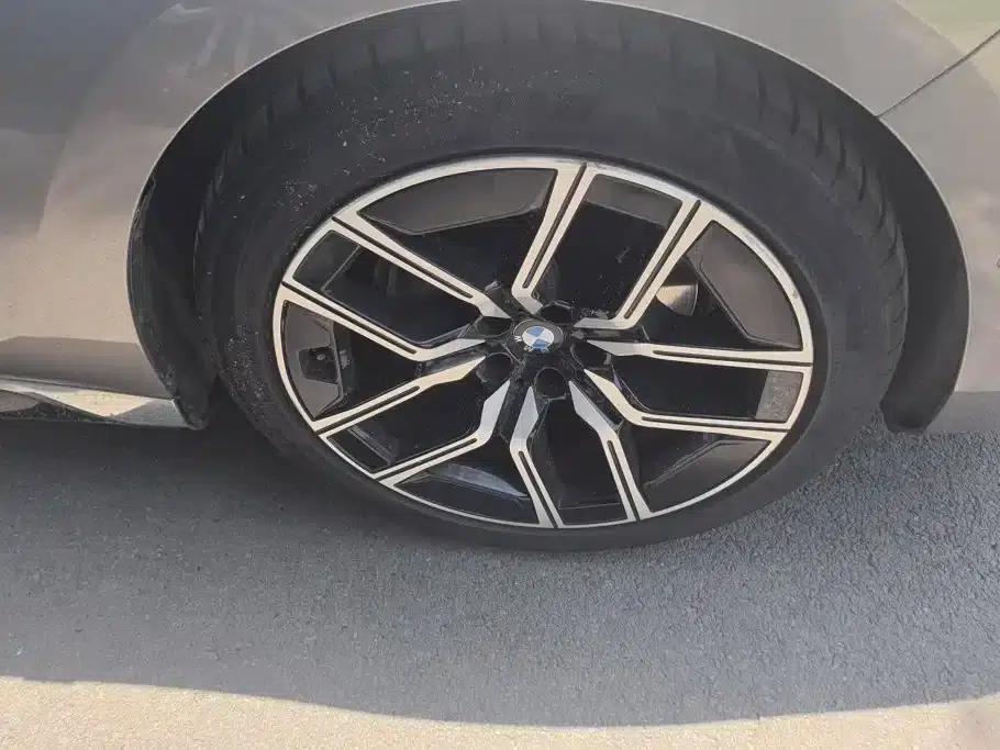 2023 BMW 7 Series 735Li M Sport Package — миниатюра 6