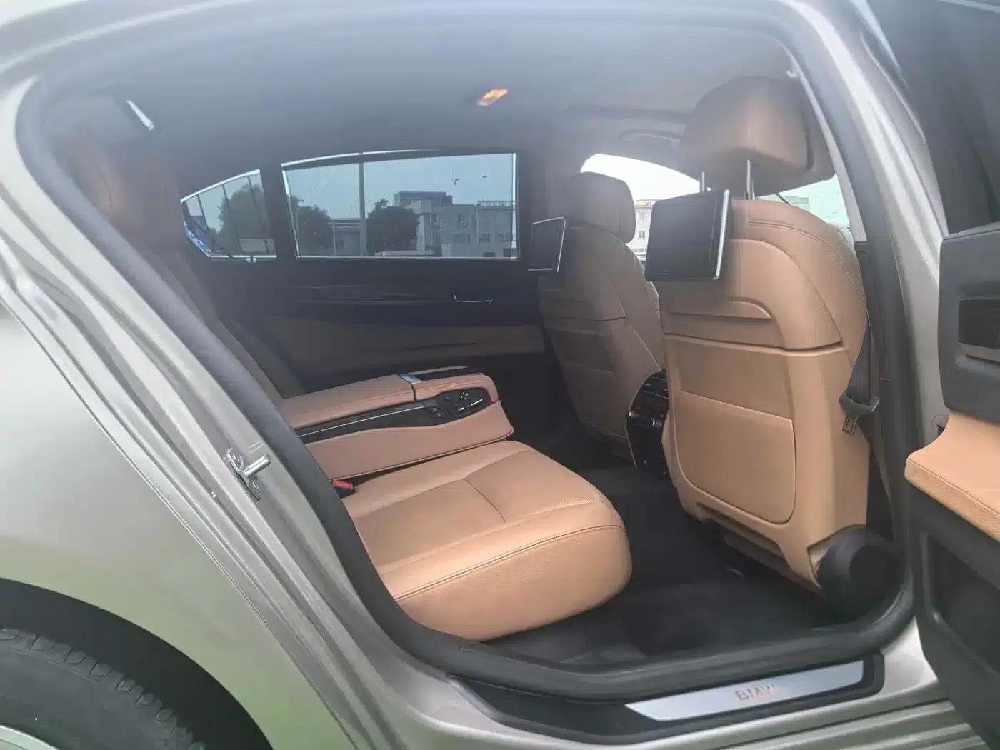 2013 BMW 7 Series 730Li Luxury — миниатюра 14