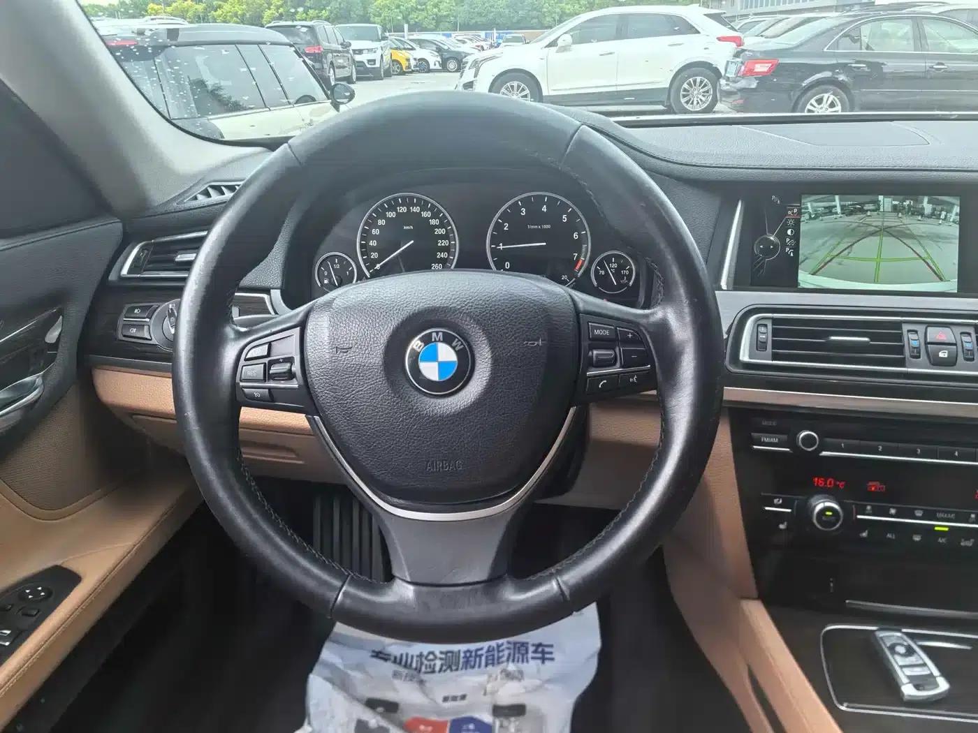 2013 BMW 7 Series 730Li Luxury — миниатюра 16