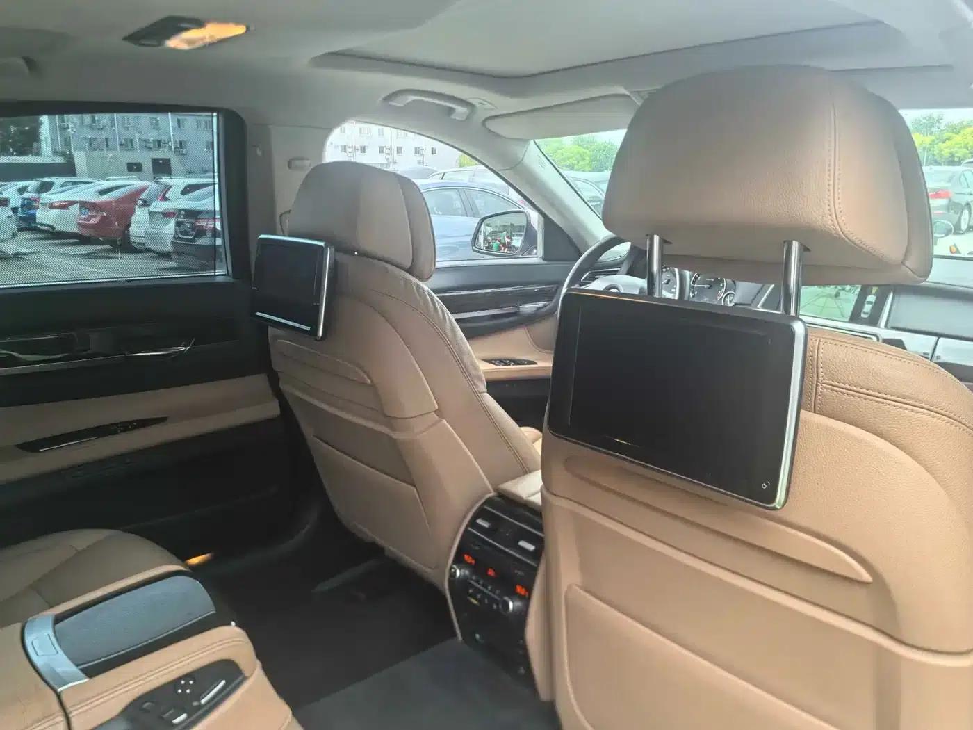 2013 BMW 7 Series 730Li Luxury — миниатюра 19