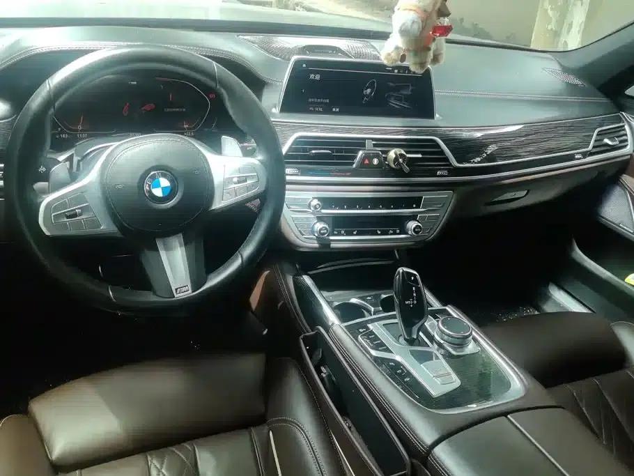 2019 BMW 7 Series 730Li M Sport Package — миниатюра 12
