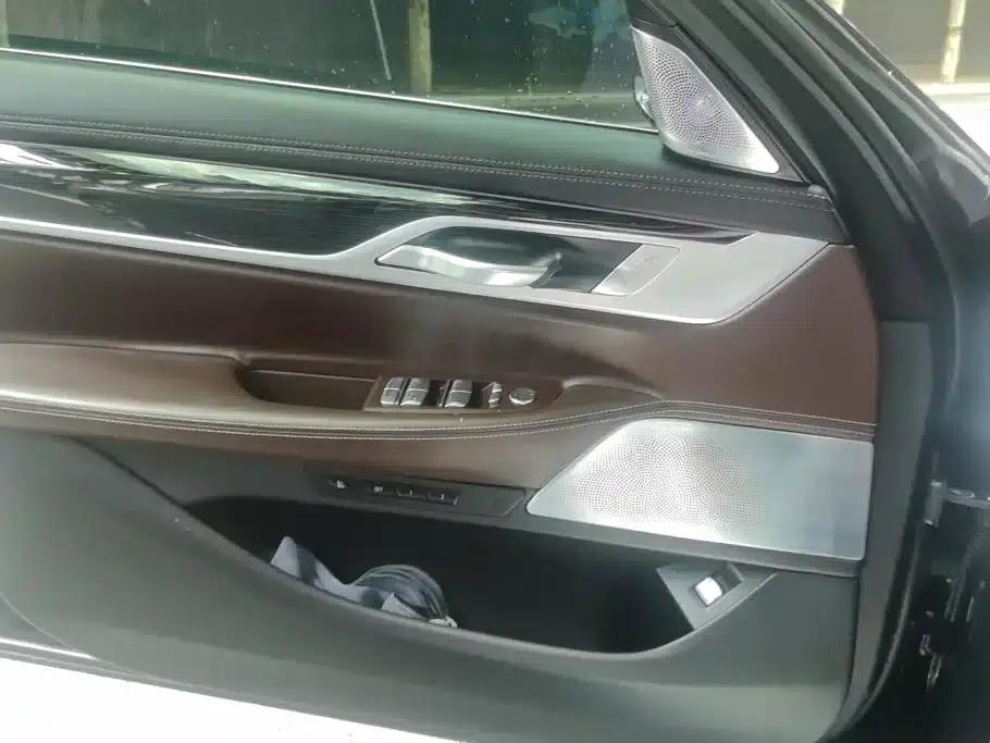 2019 BMW 7 Series 730Li M Sport Package — миниатюра 7