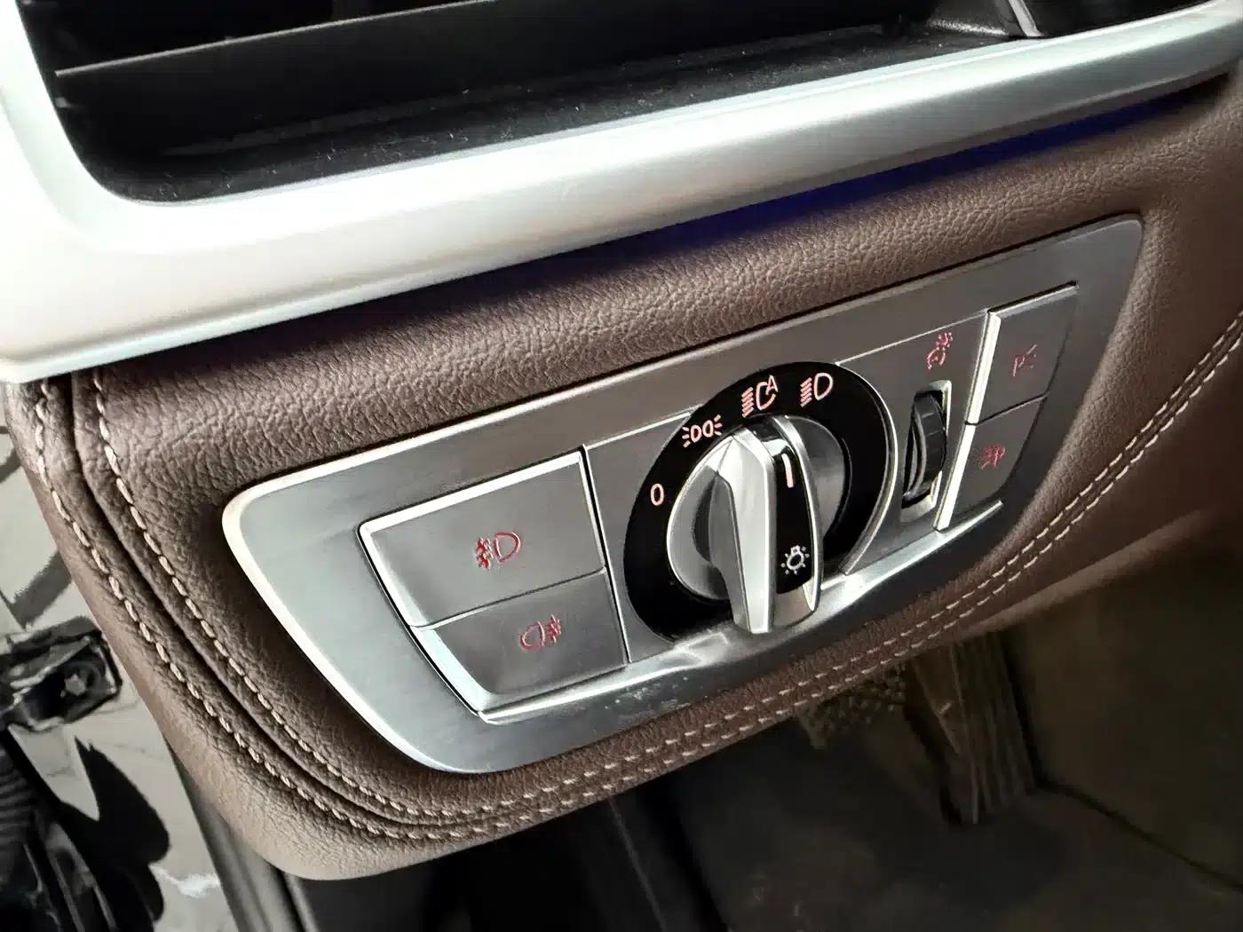 2017 BMW 7 Series 740Li xDrive Luxury — миниатюра 3