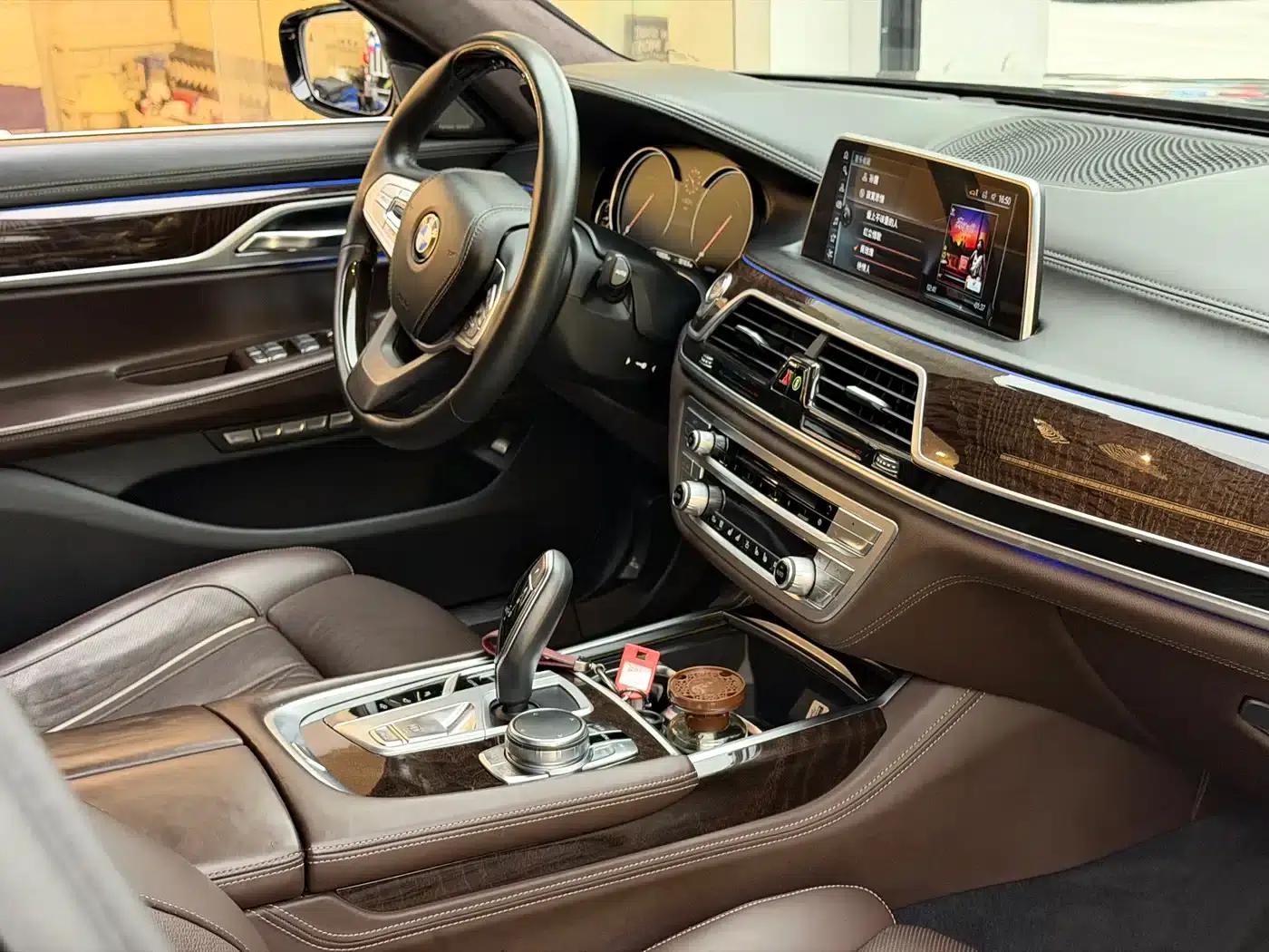 2017 BMW 7 Series 740Li xDrive Luxury — миниатюра 25