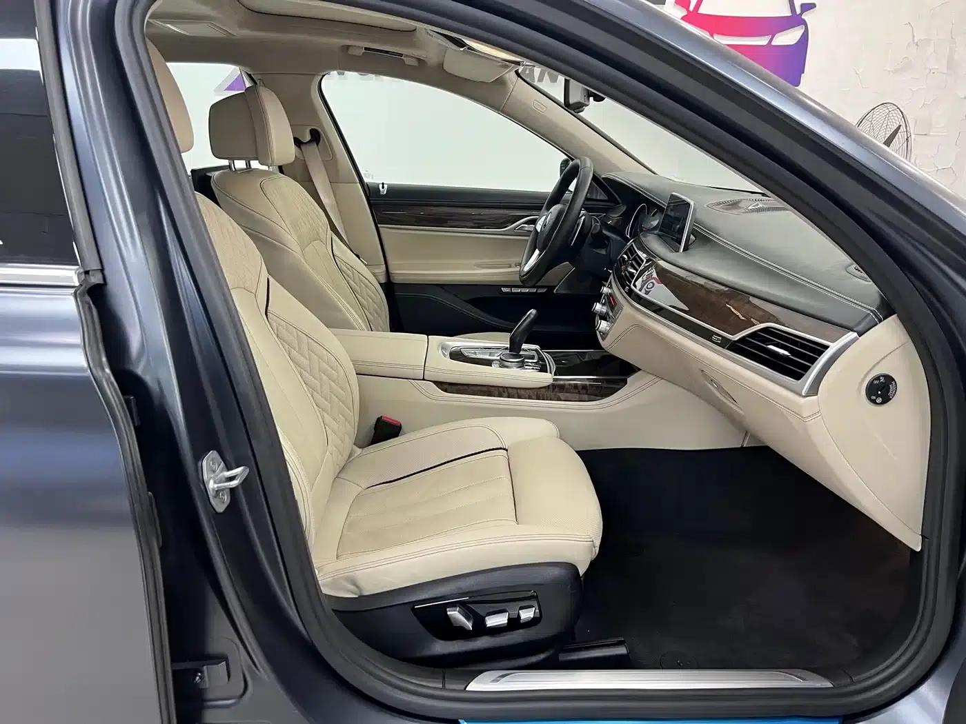 2018 BMW 7 Series 750Li xDrive M Sport Package — миниатюра 11