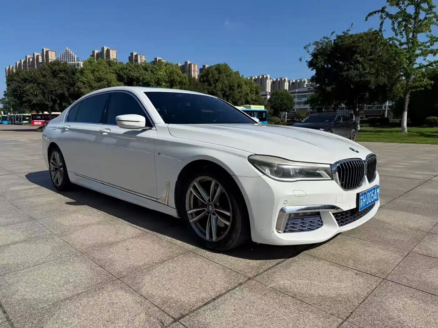2016 BMW 7 Series 740Li Leading Edition — миниатюра 1