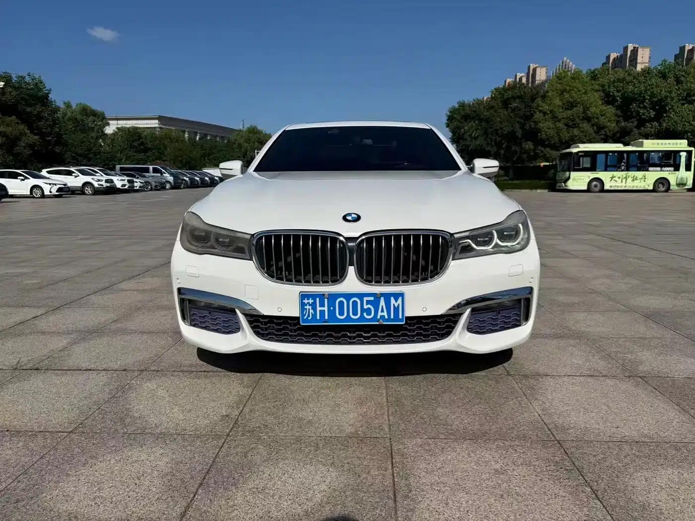 2016 BMW 7 Series 740Li Leading Edition — миниатюра 2