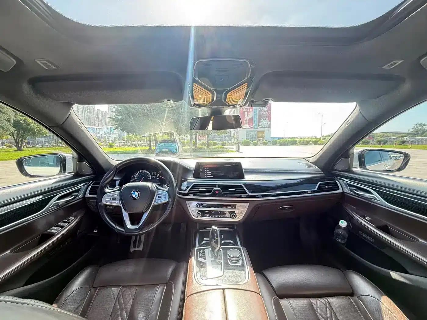 2016 BMW 7 Series 740Li Leading Edition — миниатюра 5