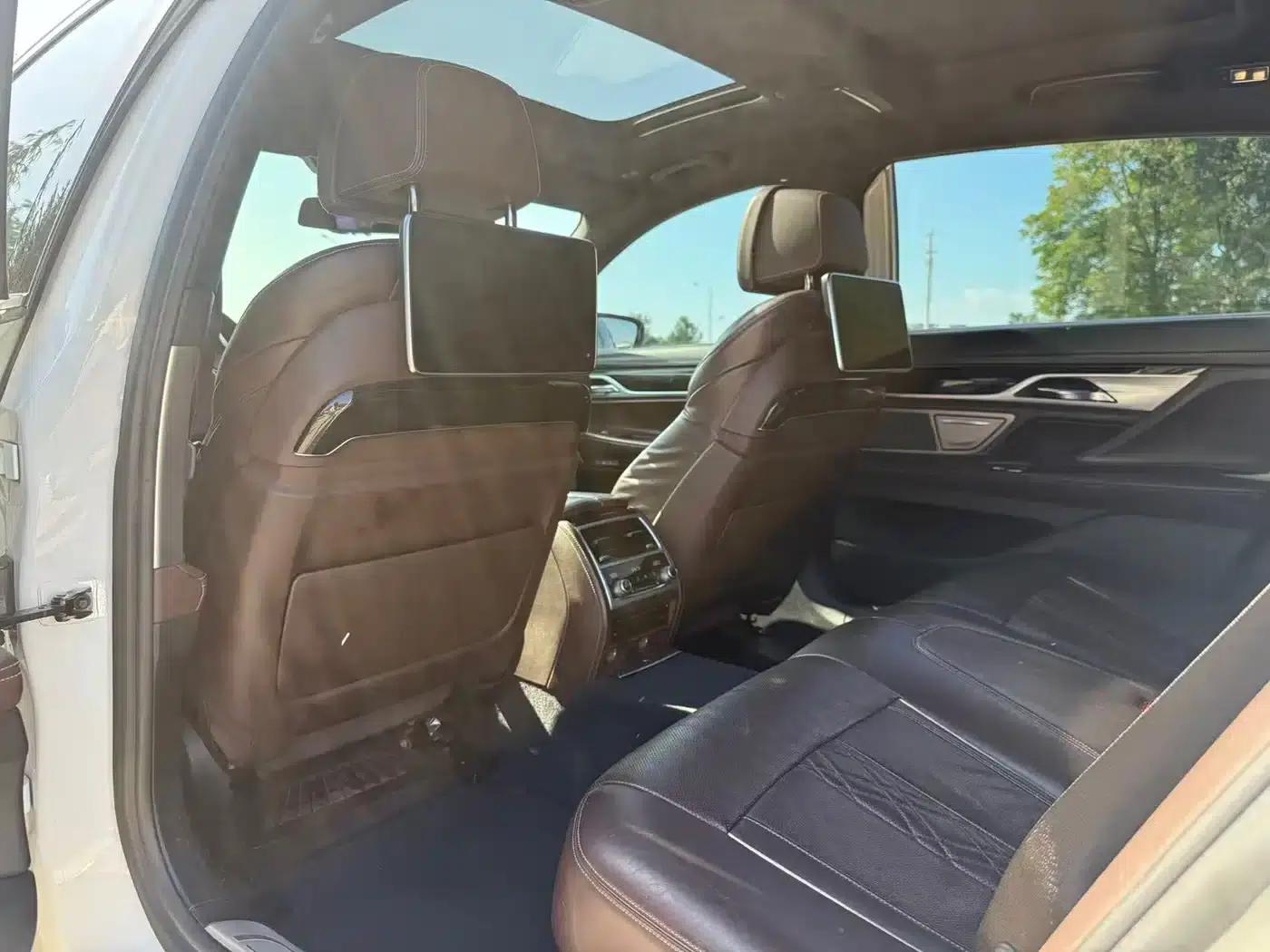 2016 BMW 7 Series 740Li Leading Edition — миниатюра 6