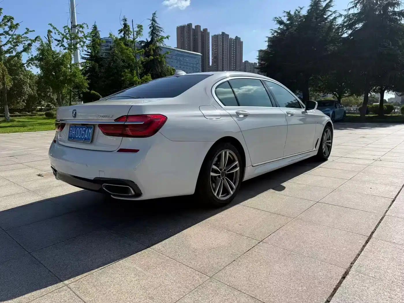 2016 BMW 7 Series 740Li Leading Edition — миниатюра 7