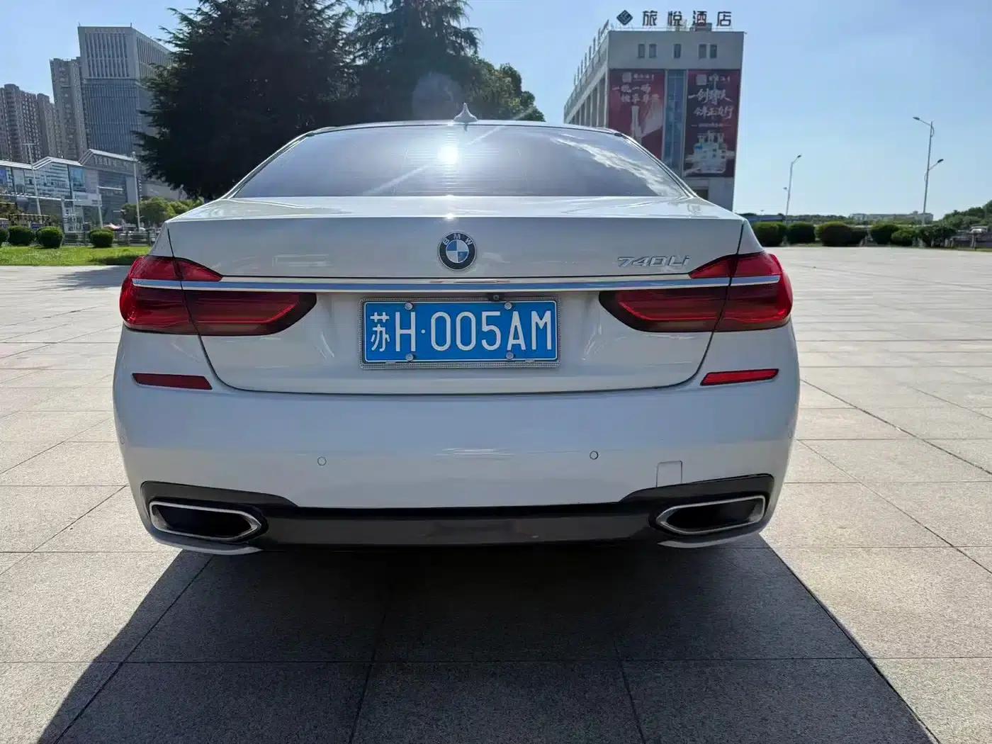 2016 BMW 7 Series 740Li Leading Edition — миниатюра 8