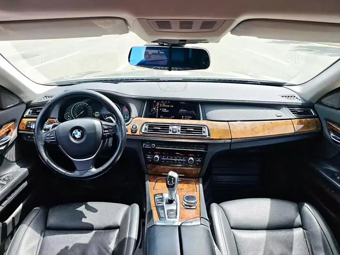 2013 BMW 7 Series 740Li Luxury — миниатюра 5