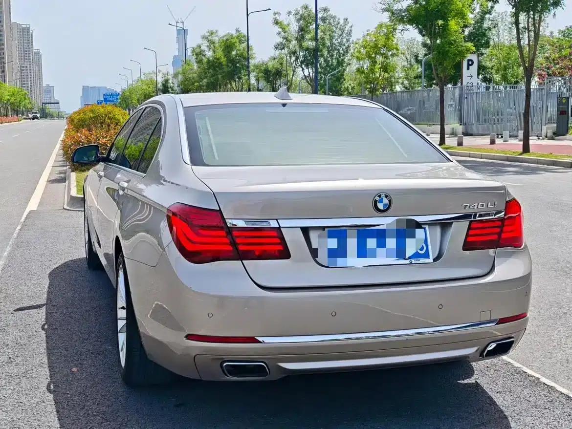 2013 BMW 7 Series 740Li Luxury — миниатюра 9