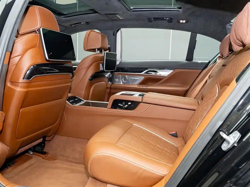 2019 BMW 7 Series Facelift M760Li xDrive V12 Luxury Package — миниатюра 13