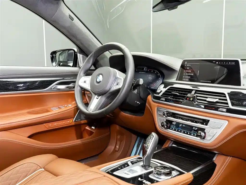 2019 BMW 7 Series Facelift M760Li xDrive V12 Luxury Package — миниатюра 19