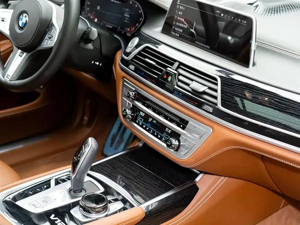 2019 BMW 7 Series Facelift M760Li xDrive V12 Luxury Package — миниатюра 20