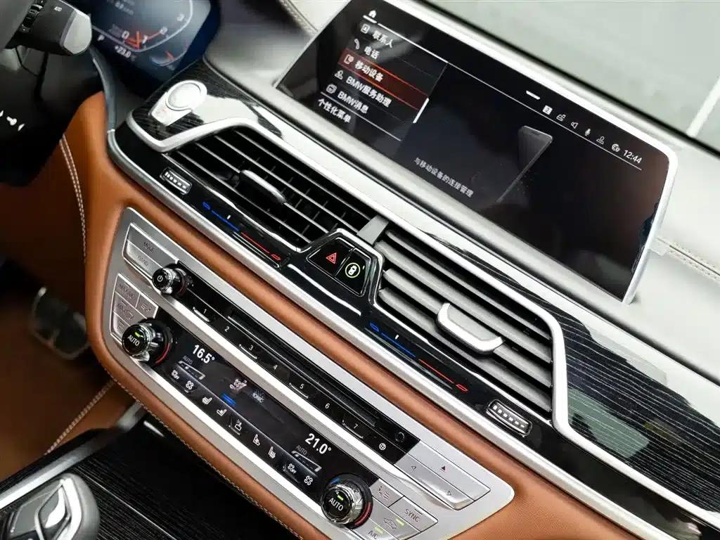 2019 BMW 7 Series Facelift M760Li xDrive V12 Luxury Package — миниатюра 21