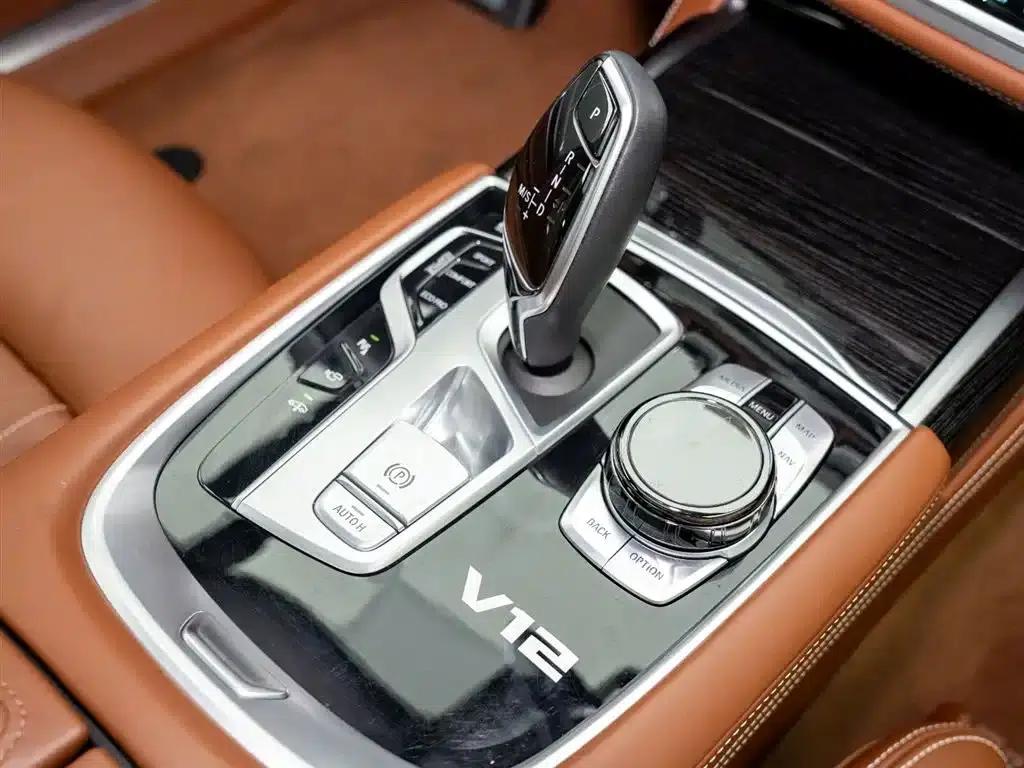 2019 BMW 7 Series Facelift M760Li xDrive V12 Luxury Package — миниатюра 22
