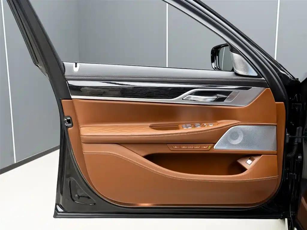 2019 BMW 7 Series Facelift M760Li xDrive V12 Luxury Package — миниатюра 8