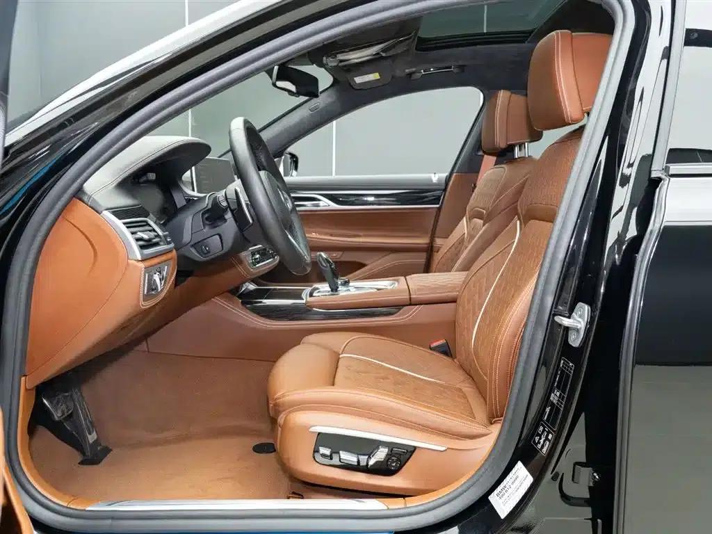 2019 BMW 7 Series Facelift M760Li xDrive V12 Luxury Package — миниатюра 10