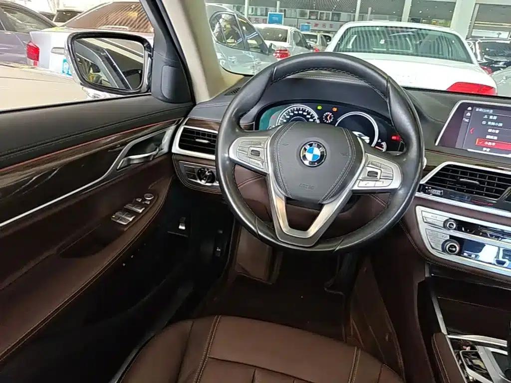 2018 BMW 7 Series 730Li Leading Excellence Package — миниатюра 11