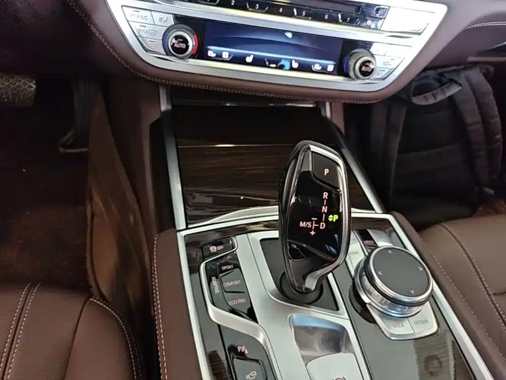 2018 BMW 7 Series 730Li Leading Excellence Package — миниатюра 14