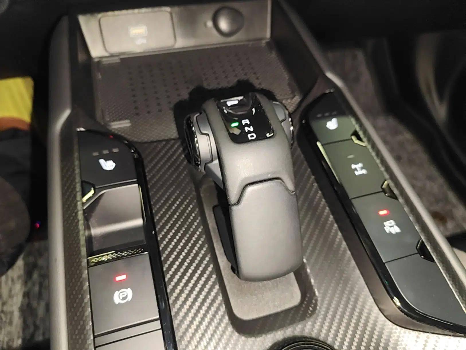 Haval Raptor New Energy 2024 Hi4 145 Cross-Over Edition — миниатюра 16