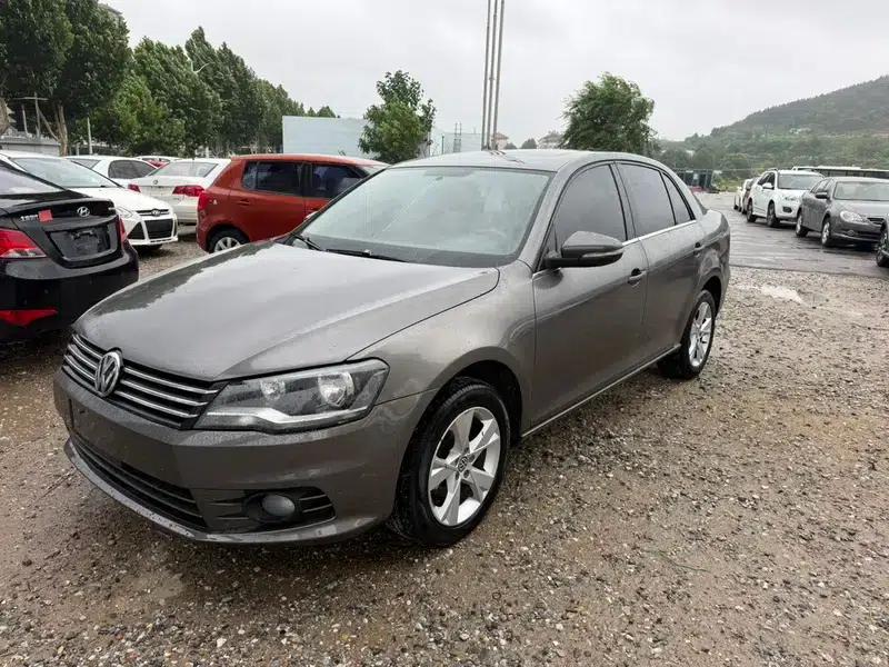 2014 Volkswagen Bora 1.6L Manual Comfort Model — миниатюра 1