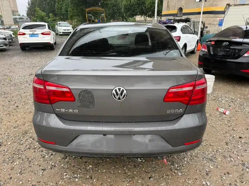 2014 Volkswagen Bora 1.6L Manual Comfort Model — миниатюра 5