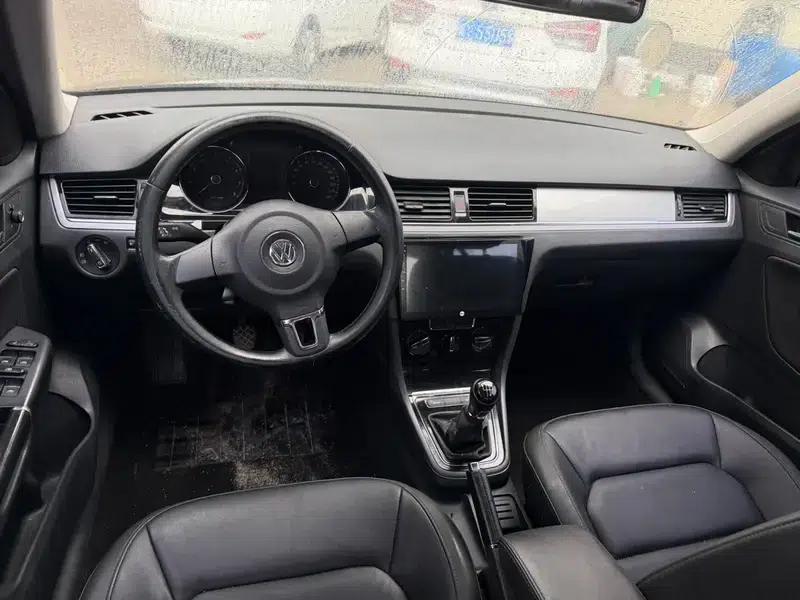 2014 Volkswagen Bora 1.6L Manual Comfort Model — миниатюра 7