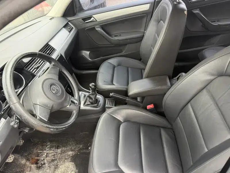 2014 Volkswagen Bora 1.6L Manual Comfort Model — миниатюра 8