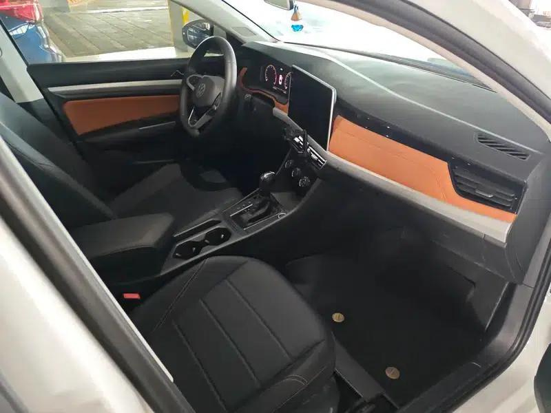2025 Volkswagen Bora 200TSI DSG Joyful Navigation Edition — миниатюра 6