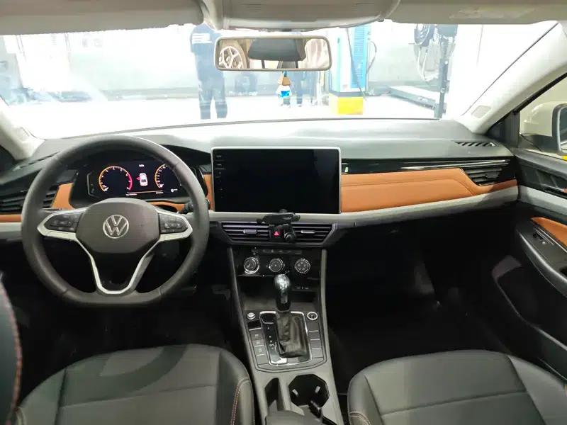 2025 Volkswagen Bora 200TSI DSG Joyful Navigation Edition — миниатюра 7