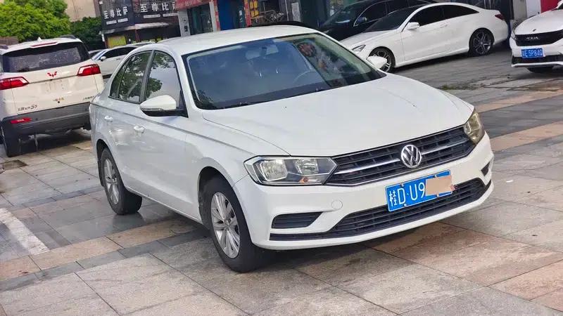 2016 Volkswagen Bora 1.6L Manual Fashion Edition — миниатюра 3