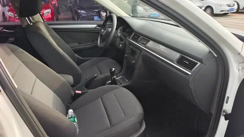 2016 Volkswagen Bora 1.6L Manual Fashion Edition — миниатюра 7