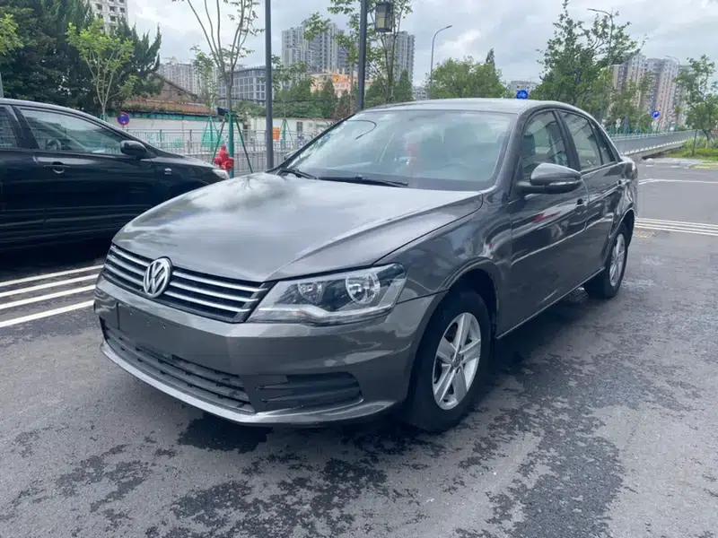 2013 Volkswagen Bora 1.6L Manual Fashion Edition — миниатюра 1