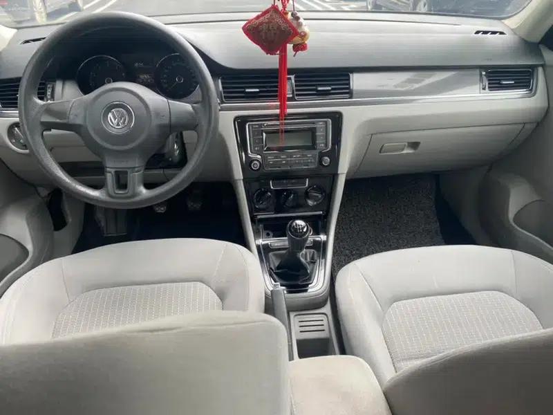 2013 Volkswagen Bora 1.6L Manual Fashion Edition — миниатюра 6