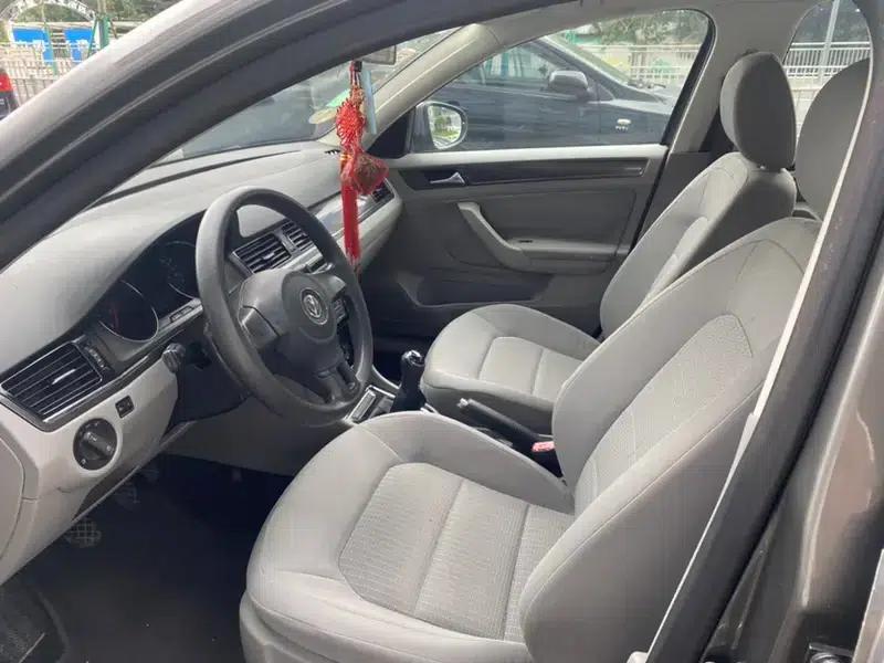 2013 Volkswagen Bora 1.6L Manual Fashion Edition — миниатюра 8